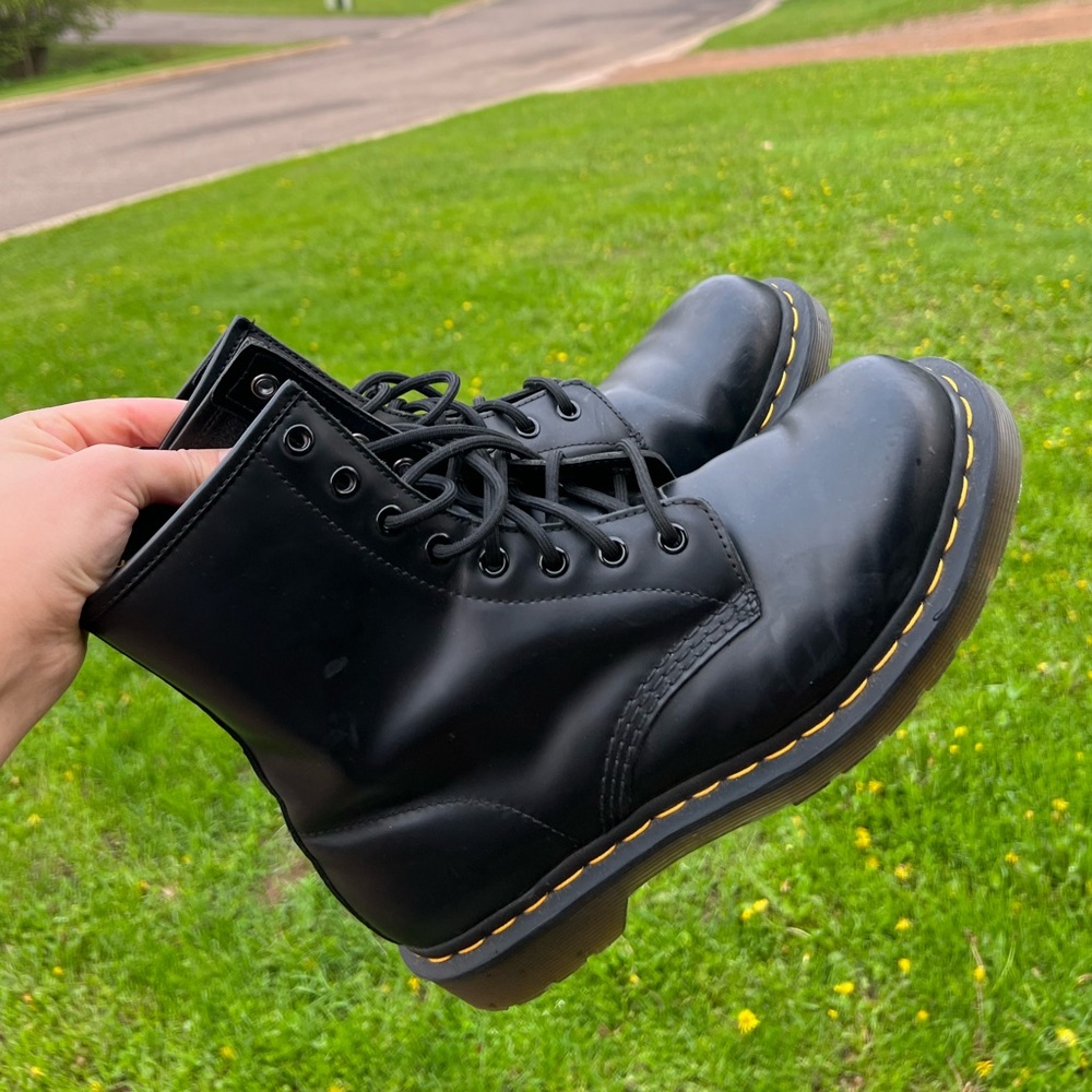 Doc Martens 1460 Women’s Smooth Leather Lace Up Boots.